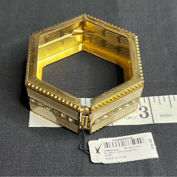 NWT Hinged Rhinestone Bangle - Picture 6 of 8